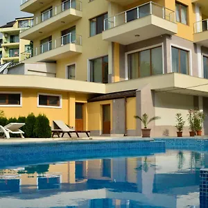 golden-house-apartments.goldensandshotels.net/
